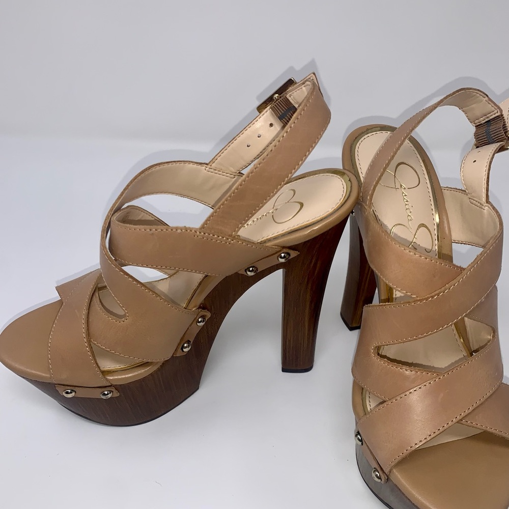 NWOT - Tan Jessica Simpson Nude Platforms - Size 6.5